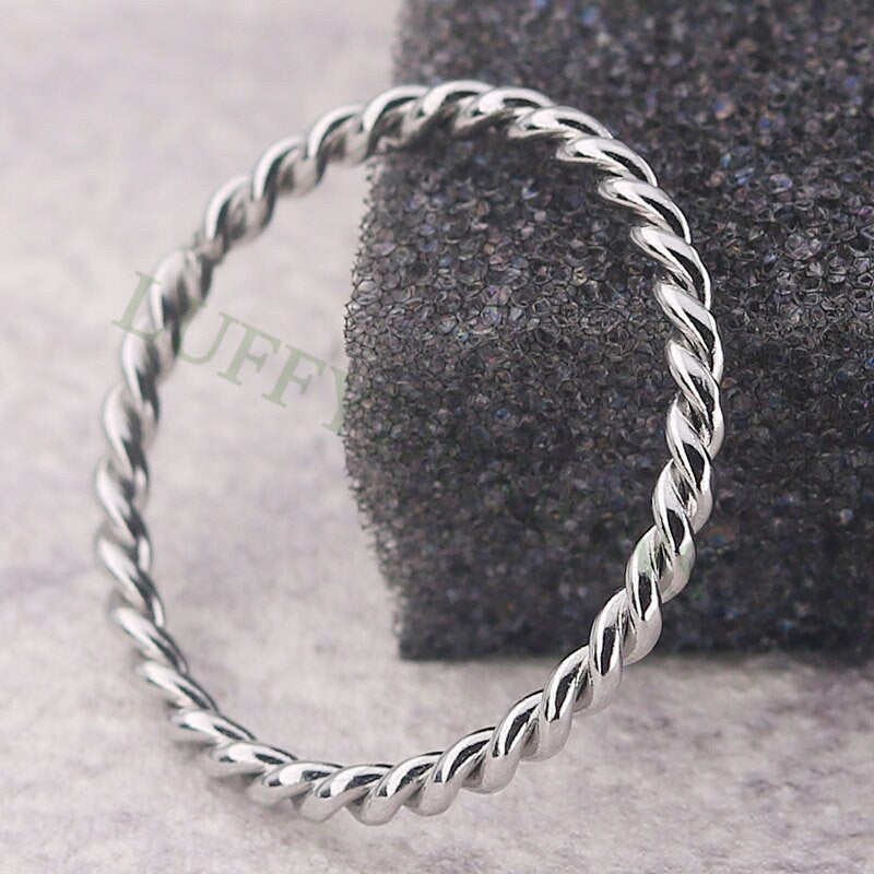 Twist Ring