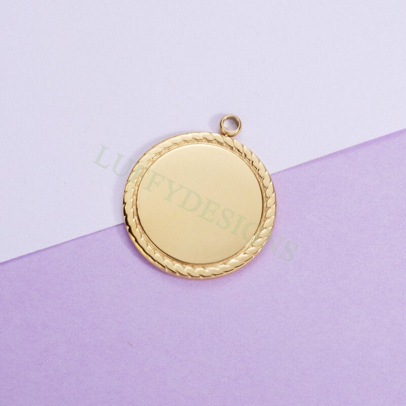 5pcs Gold Disc Charms with Lace Border 25mm, Mirror Polished Round Pendant, Metal Stamping Blanks Charm, Engravable Round Blank in Steel