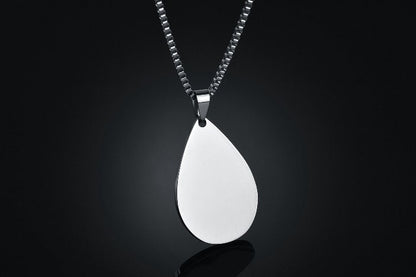 Personalized teardrop necklace