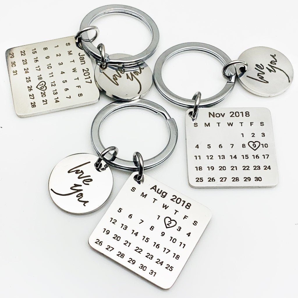 Personalized Calendar Keychain, Signature calendar keychain, Custom Date Save Keychain, Date highlighted with heart, Custom Anniversary Gift