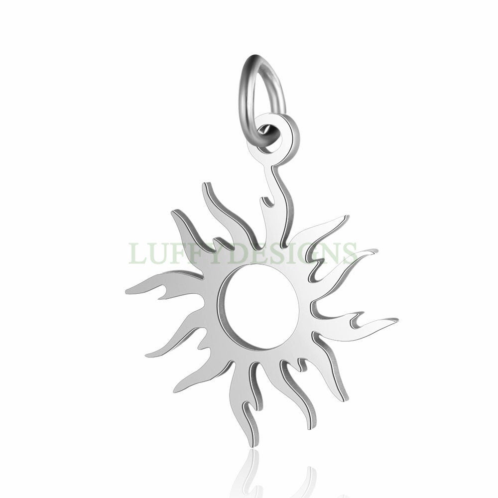 10pcs Sun Charms 16mm, Gold plated Stainless Steel, Sun Charm Pendant, Sun Pendants, Tiny Sun Findings