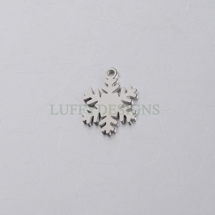 10pcs Snowflake Charms, Gold Snowflake Pendant, Snow Charm, Winter Charm, Holiday Charm, Christmas Charm, Winter Wonderland Charm