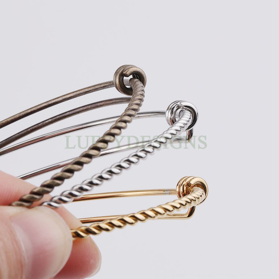 Twisted Expandable Bracelet
