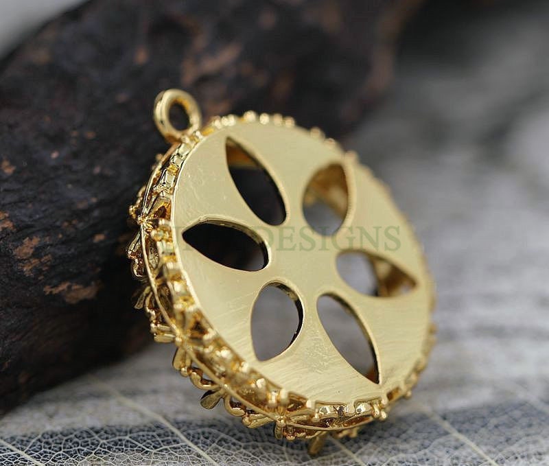 Round Crown Bezel Cup