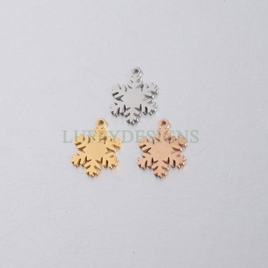 10pcs Snowflake Charms, Gold Snowflake Pendant, Snow Charm, Winter Charm, Holiday Charm, Christmas Charm, Winter Wonderland Charm