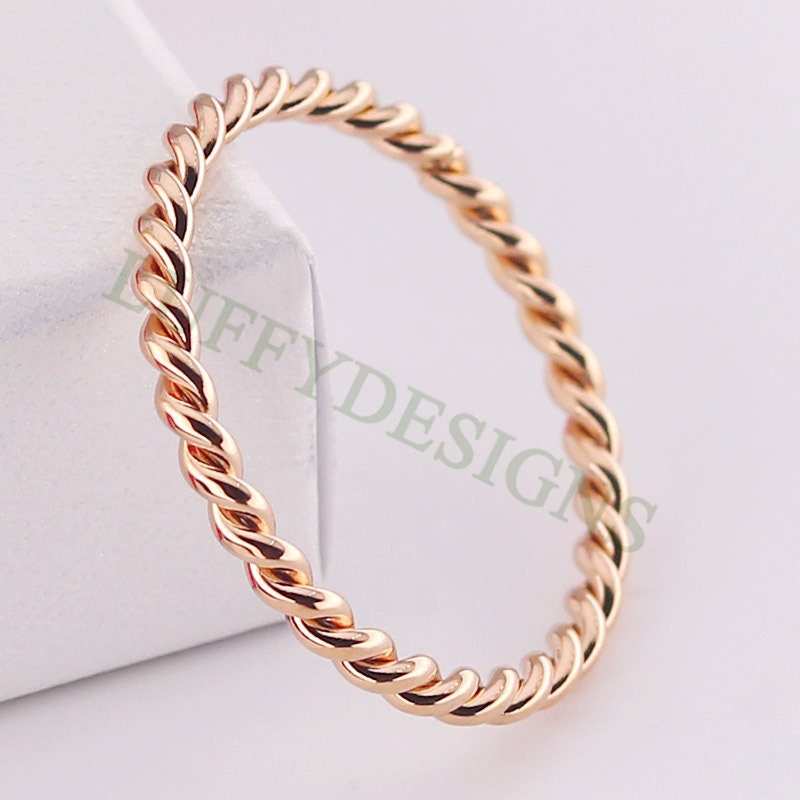 Twist Ring