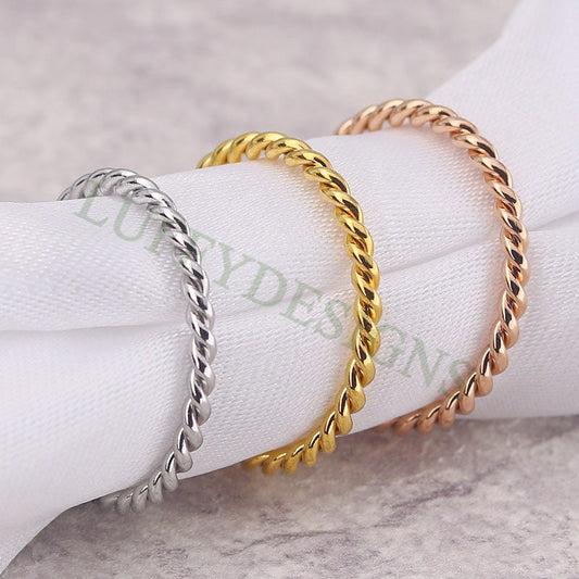 Twist Ring